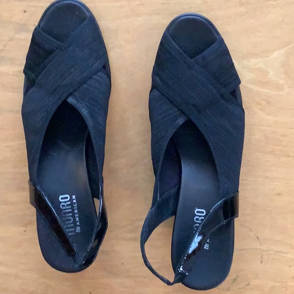 Munro sling back sandal. Black. Size 9.5 medium. Like new.